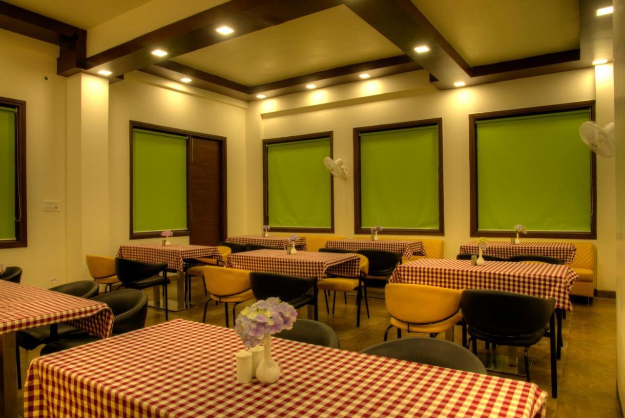 The Palm Resort-Luxuria Nainital Exteriör bild