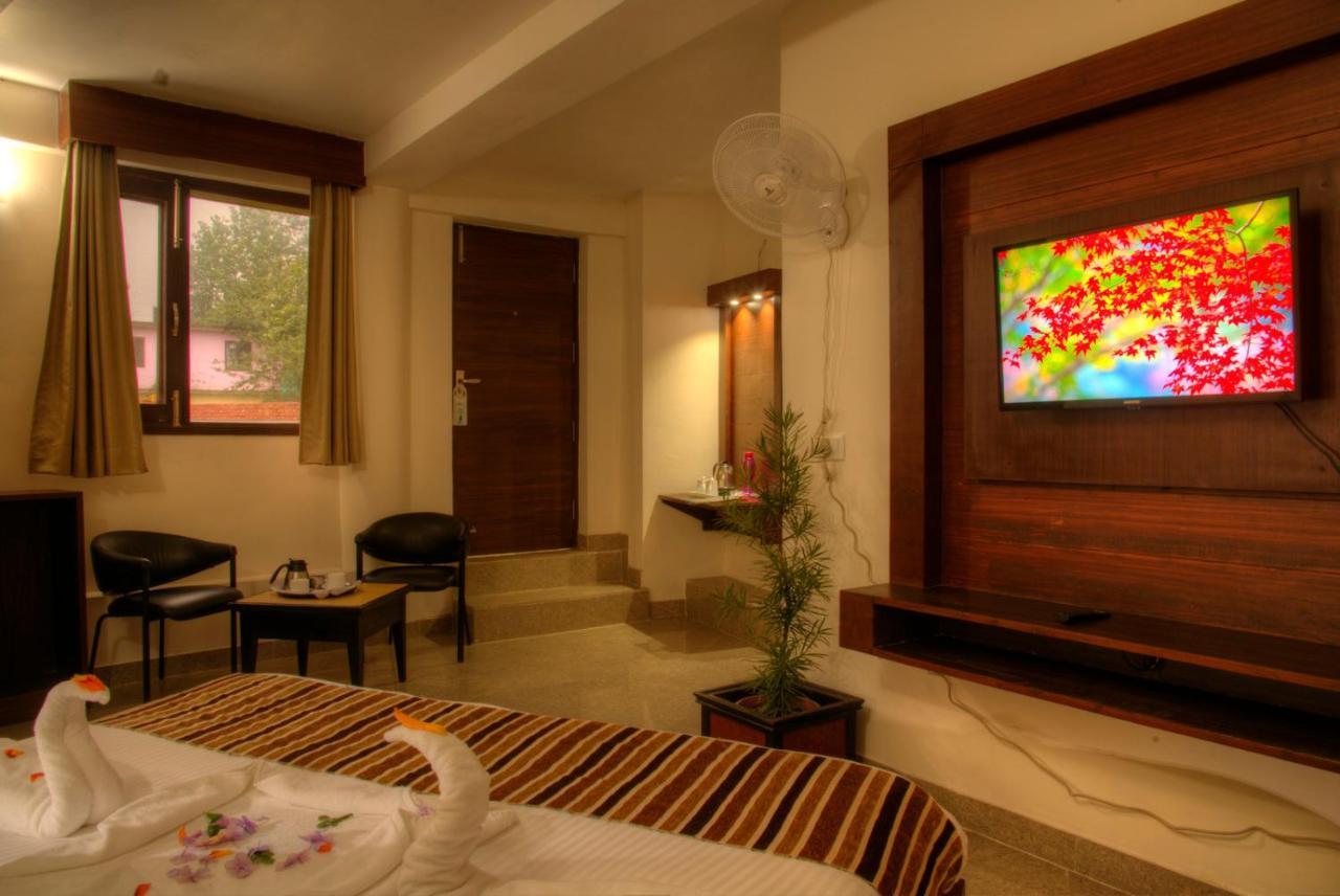 The Palm Resort-Luxuria Nainital Exteriör bild